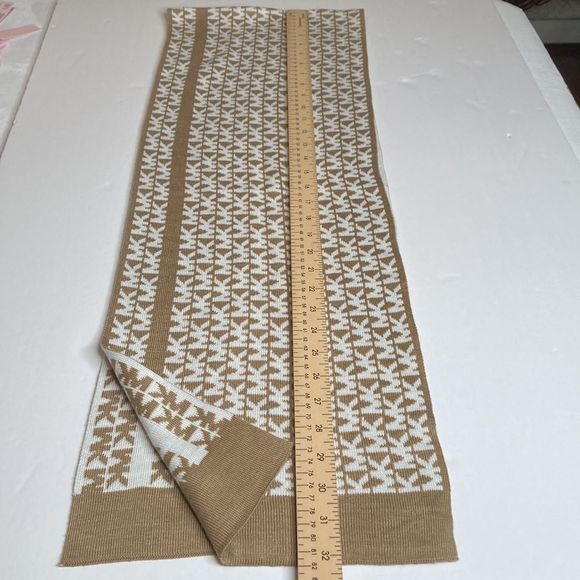 Michael Kors Scarf Knit Camel Cream MK Logo Scarf - Picture 6 of 6